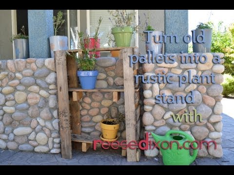 DIY Plant stand out of an old pallet!