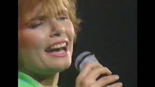 Video thumbnail of "Diane Tell avec Uzeb au festival de jazz de Montréal le 29 juin 1985"