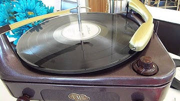VM-940 record player demo with 33.3 RPM records
