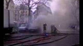 Métro Strasbourg St Denis-Voiture en feu