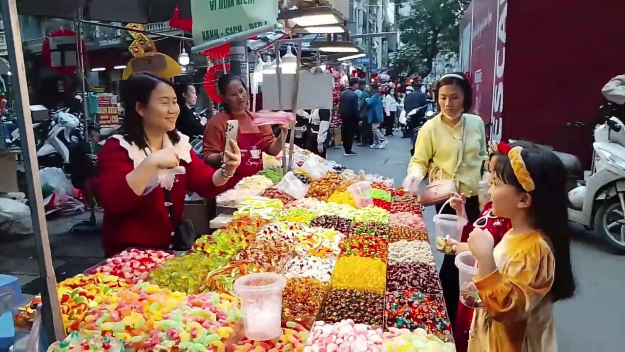 वियतनाम में त्यौहार शुरू हो चुके हैं #Vietnam #Hanoi 🇻🇳 #travel to India #uttarakhand 