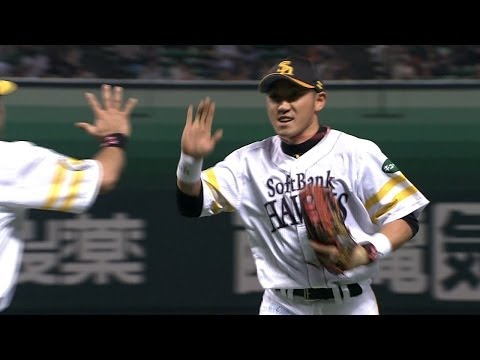 内川好プレー！ 左中間の打球をスライディングキャッチ 2014.04.15 H-E