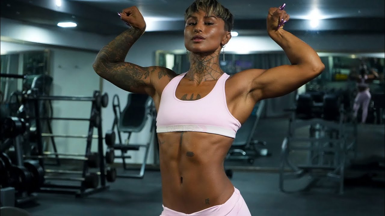 Upper Body Flex | Play Del Carmen 🔥 Talise Harris