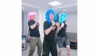 Lisas Crab Dance Is Trending On Tiktok Pt2