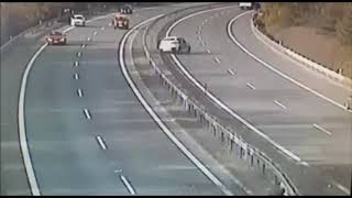 Řidič po nehodě na dálnici D5 utekl