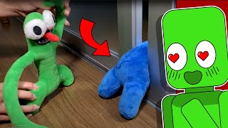 RAINBOW FRIENDS, Become Blue x Green | Blue x Green | Rainbow Friends react to Rainbow Friends Plush