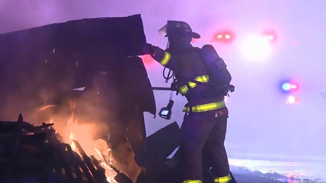 Home under construction collapses during early morning fire - YouTube