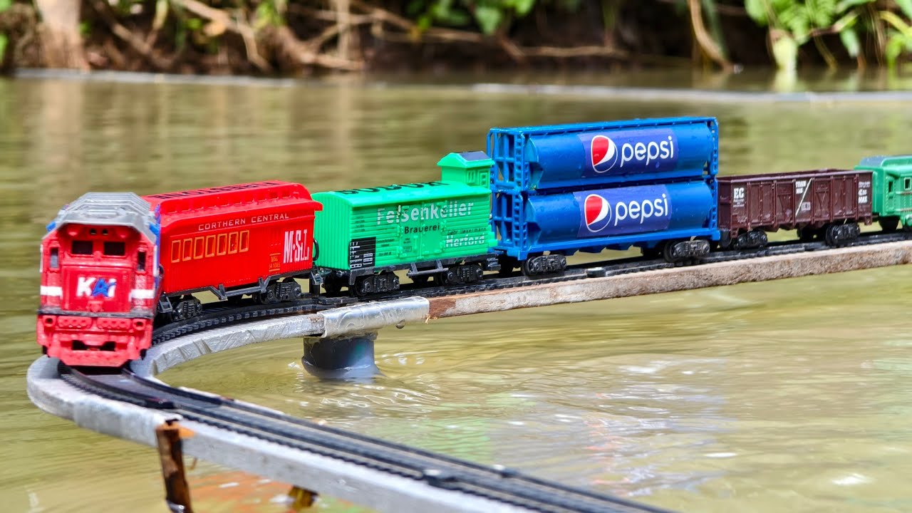 踏切アニメ】あぶない電車 TRAIN THOMAS 🚦 Fumikiri 3D Railroad