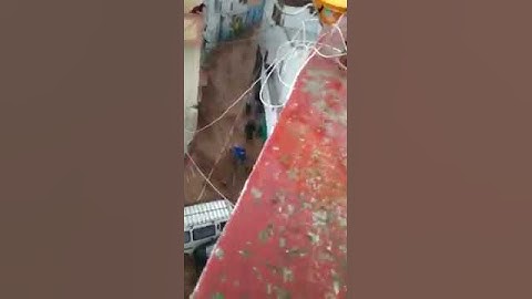 مشهد غرق طفل اليوم في فيضانات تطوان يدمي القلب لا أدري كم ستخلف هذه الفيضانات من ضحايا