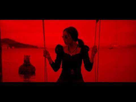 Suzi feat. Emre Şakar - Sen Dolu (Official Video)
