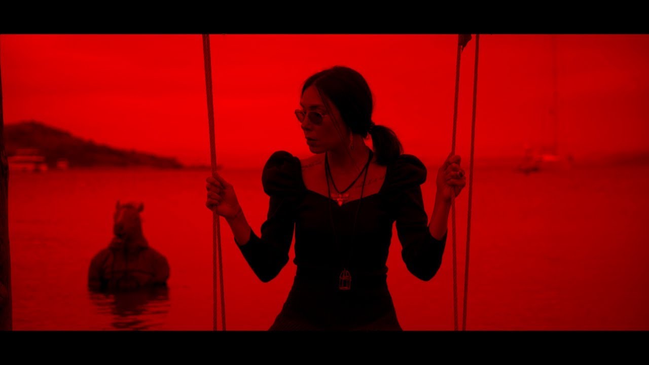 Watch Suzi feat. Emre Şakar - Sen Dolu (Official Video) on YouTube Watch Suzi feat. Emre Şakar - Sen Dolu (Official Video) on YouTube