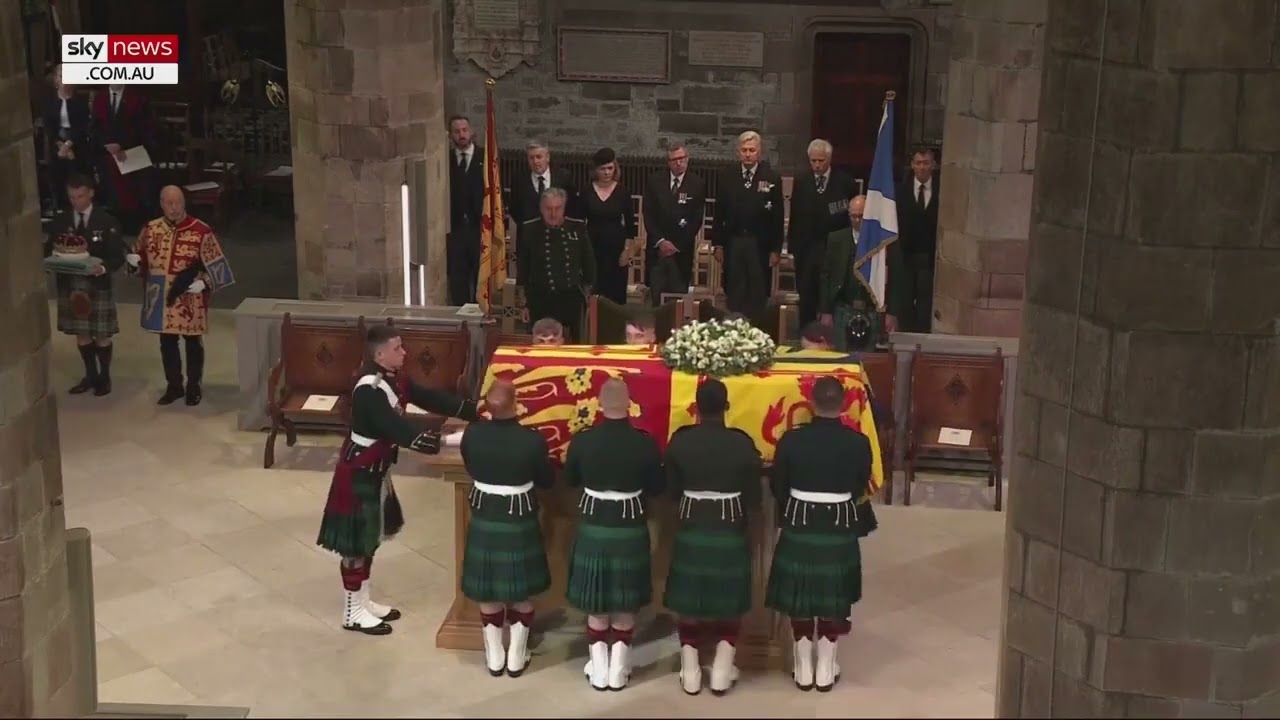 Queen Elizabeth vs Ayatollah Khomeini