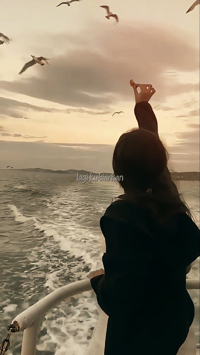 Berharap Pada Cinta Yang Salah #liriklagu #lyrics #music #song
