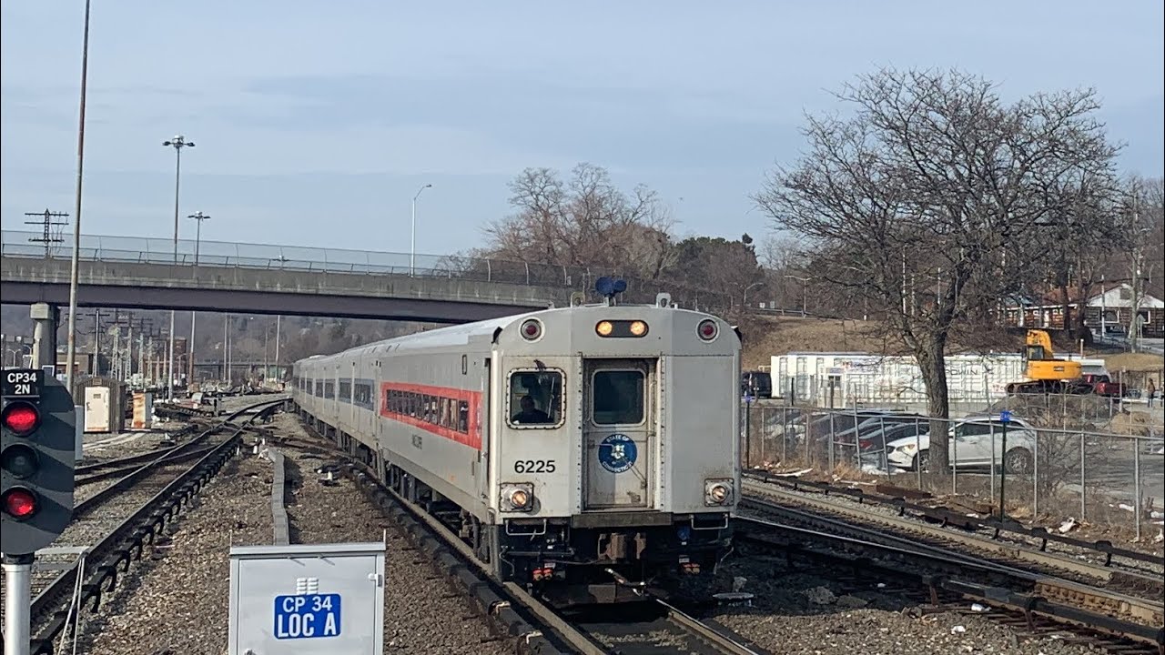 Amtrak and Metro-North trains @ Croton-Harmon (2/22/2024) - YouTube