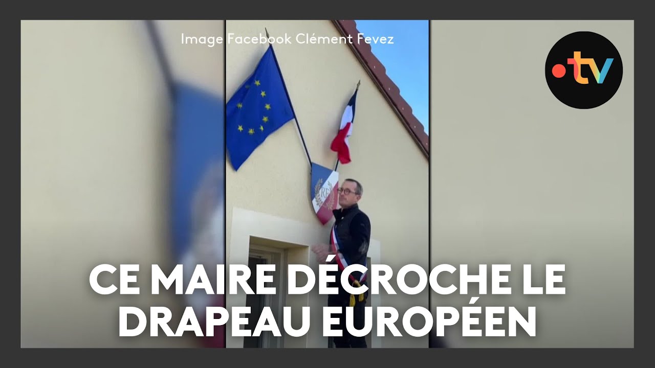Le maire de ce village décroche le drapeau européen en signe de soutien aux agriculteurs