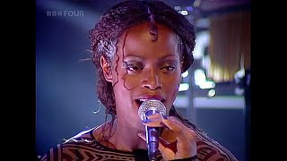 Des'ree  - You Gotta Be  - TOTP  - 1995 [Remastered] Resimi