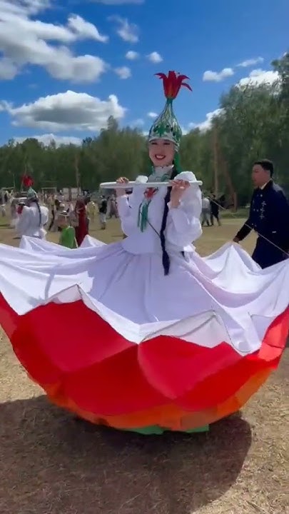 Сегодня праздник Ысыах #якутия #якутск видео не моё- с просторов инета ...