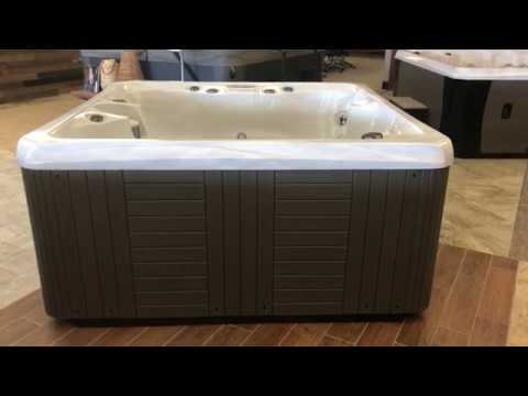 Marquis Spas - Celebrity Series - Broadway Hot Tub - YouTube