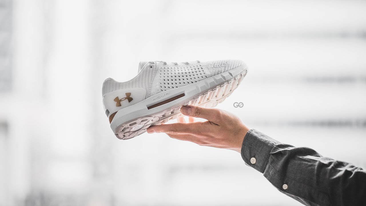 white under armour hovr