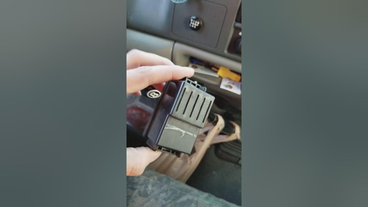 2000 Ford F-250 Super Duty Flasher Unit Relay Removal & Install - YouTube
