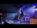 Miniature de la vidéo de la chanson Russian Roulette (Live Acoustic)