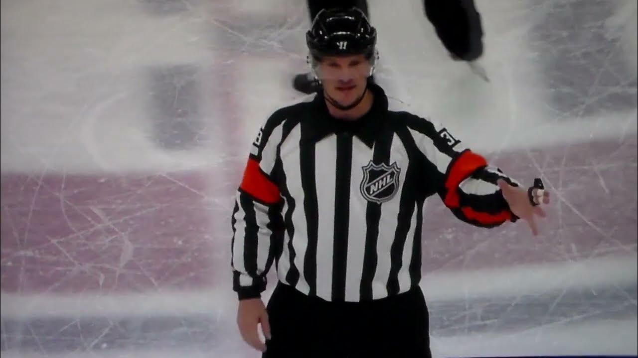 NHL hockey fight Arber Xhekaj(Canadiens) vs. Vincent Desharnais