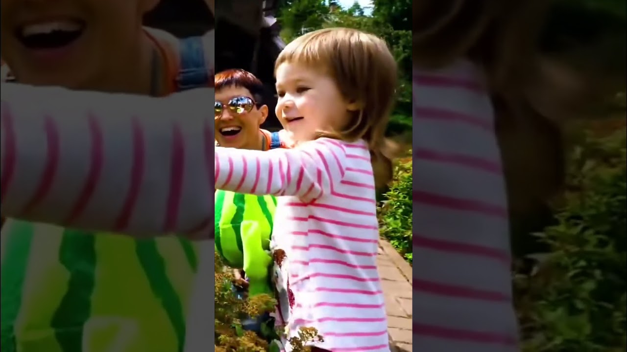 Bianca raccoglie le fragole! #michiamobianca #bambini #giochi