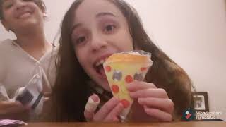 Abriendo un paquete de fidget toys con mi mejor amiga