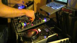 TRAKTOR SCRATCH PRO 2, ALLEN & HEATH XONE 92, CDJ 400, AUDIO 10 DJ & KONTROL X1 HOUSEANDO 4 DECKS