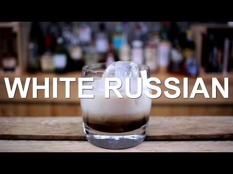 white-russian-cocktail-recipe---alcoholic-iced-coffee!