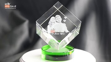 Chân dung pha lê 3D hình khối vuông - chân đế pha lê màu xanh lá cây