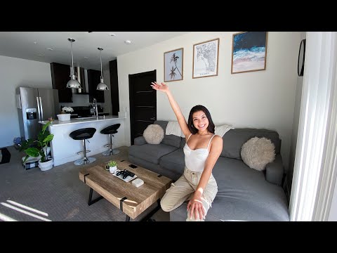 a-19-yr-old’s-luxury-apartment-tour-(modern)