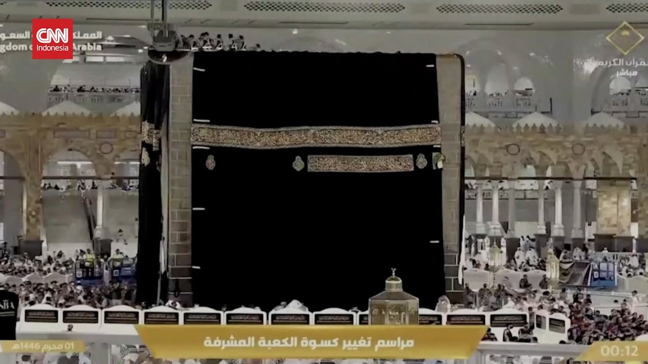 Momen Penggantian Kiswah Ka’bah Tandai Tahun Baru 1446 Hijriah