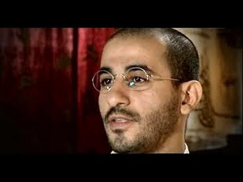 شاهد رد فعل أحمد حلمي أثناء سماع خطاب محمد مرسي الاخير.