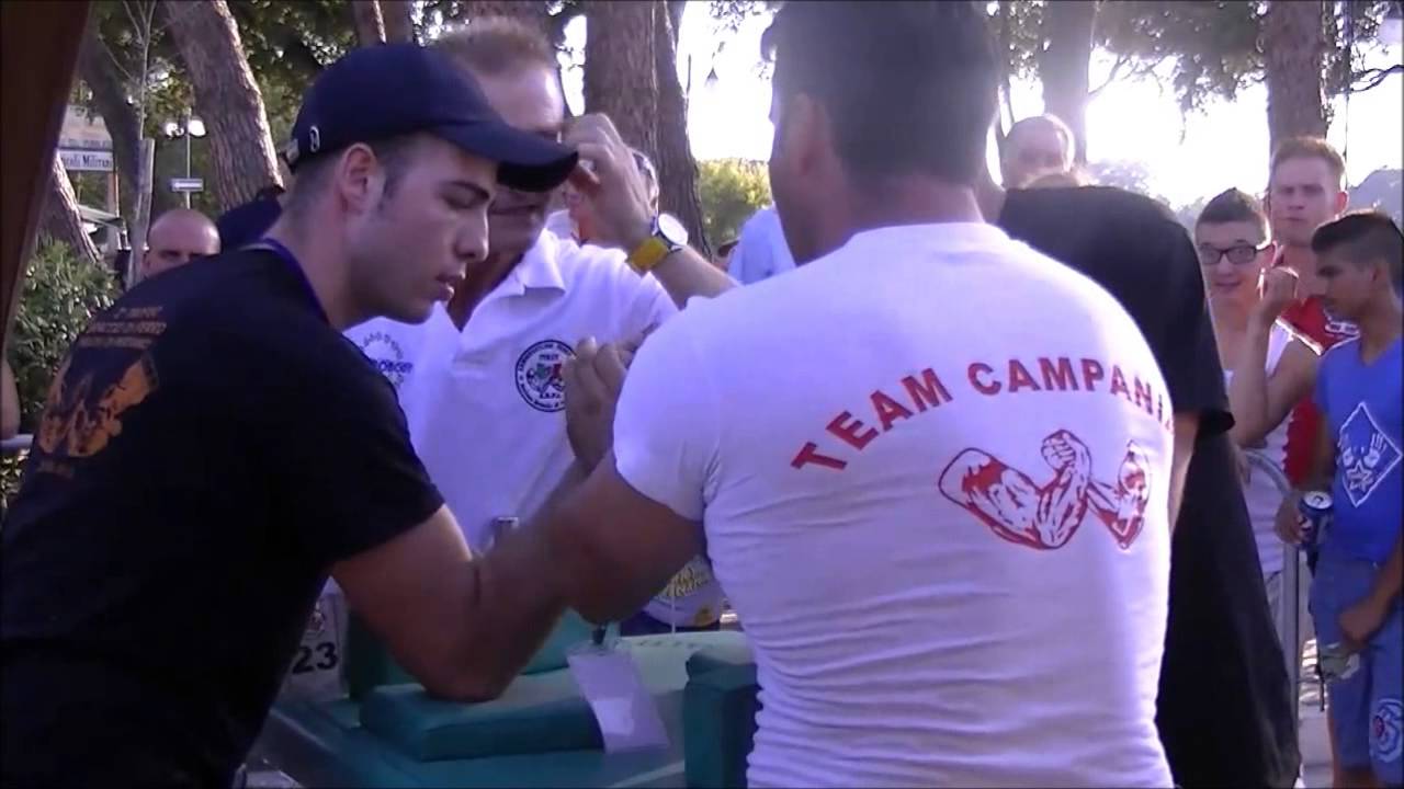 GARA DI BRACCIO DI FERRO PACIELLO LUIGI YouTube GARA DI BRACCIO DI FERRO PACIELLO LUIGI YouTube