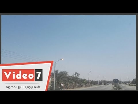 أعمدة إنارة مضاءة نهارا بالطريق الدائرى ببنى سويف
