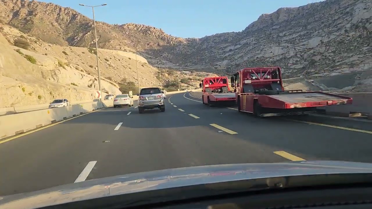 عقبة الهدا صعودا بعد إعادة افتتاح الطريق بعد إصلاحه