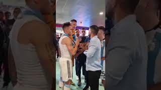 Moment when Weghorst fights Messi 🐐 Interrupted by Aguero #shorts #messi #weghorst