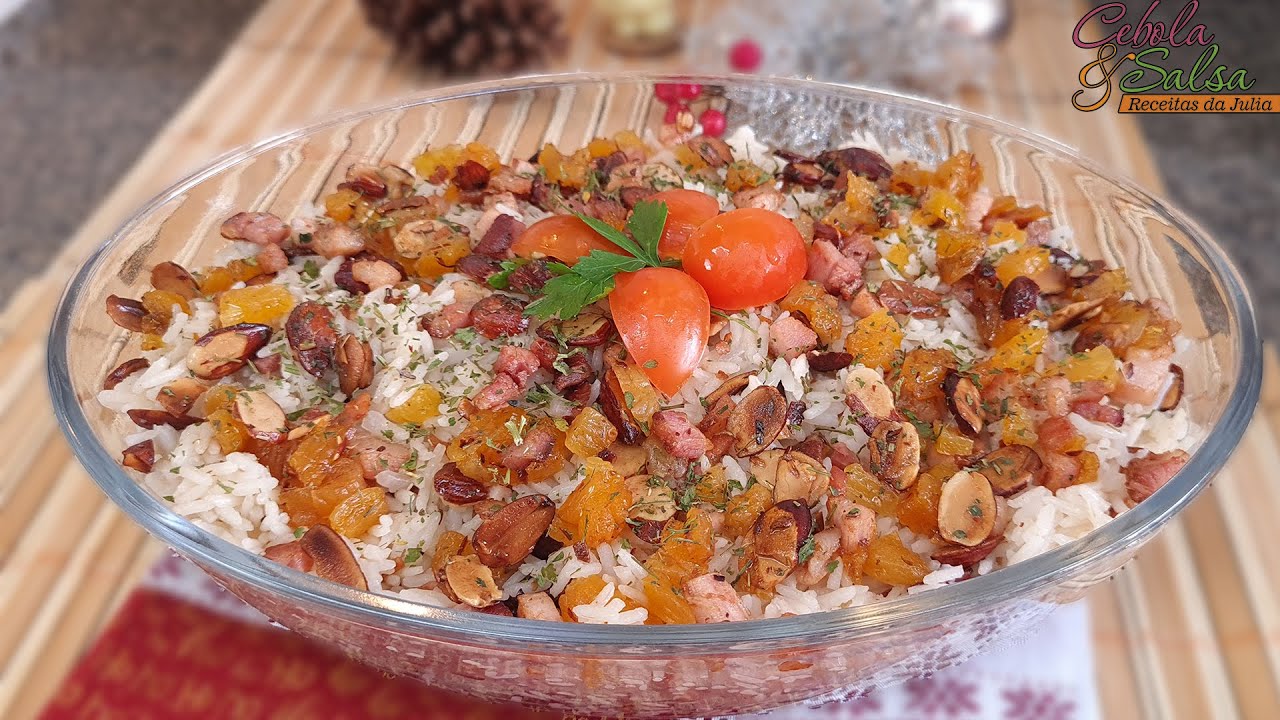 ARROZ TEMPERADO ESPECIAL DE NATAL COM AMÊNDOAS UM TOQUE DE BACON E DAMASCO - Cebola e Salsa