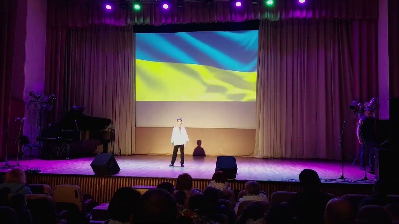 На сцені Гриценко Іван, викладач Нітченко М. М., ДШМ м. Славутич, 12.04.2023 рік