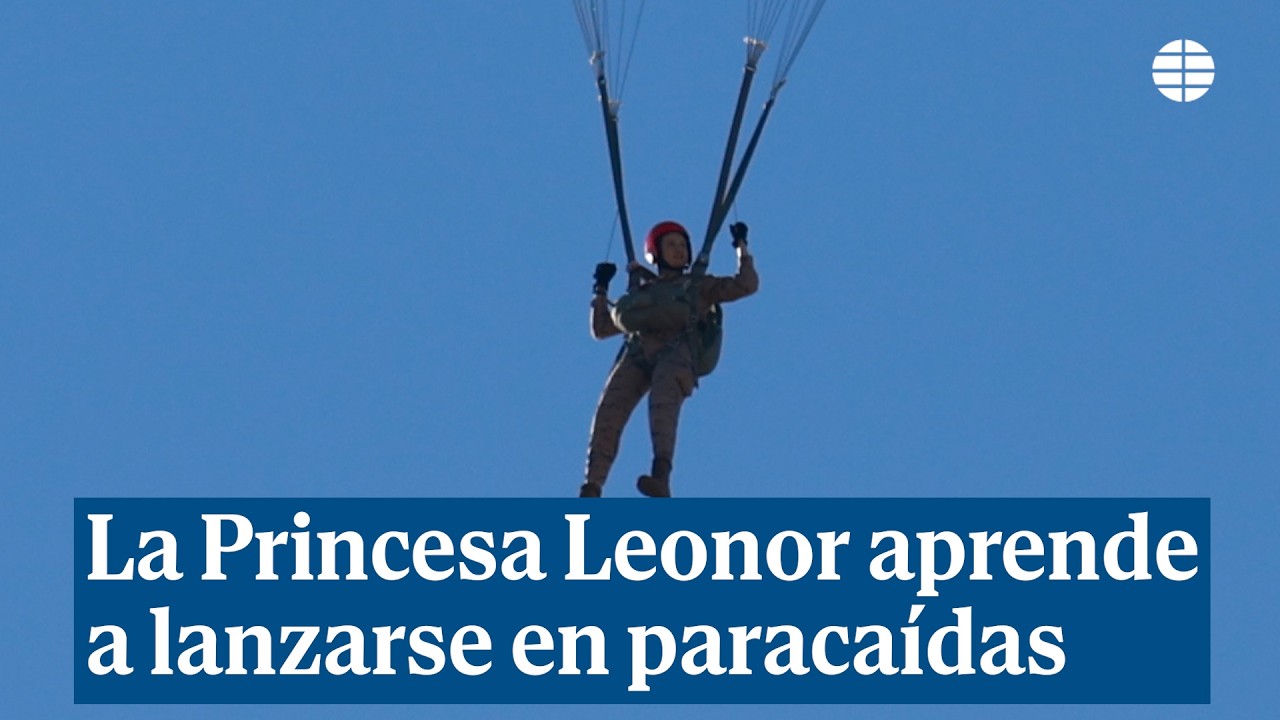 La Princesa Leonor aprende a lanzarse en paracaídas en la base aérea de Alcantarilla (Murcia)