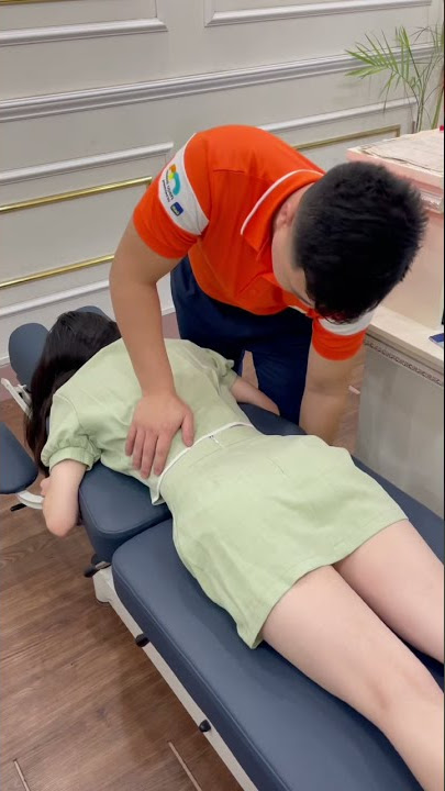 Nắn xương cho bạn gái thư ký xinh gái #shorts