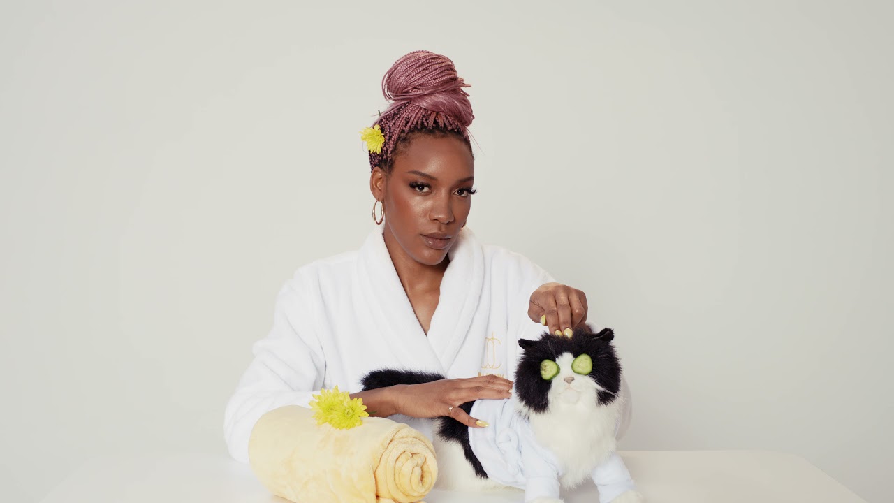 Menage A Moi | A Lora DiCarlo Production