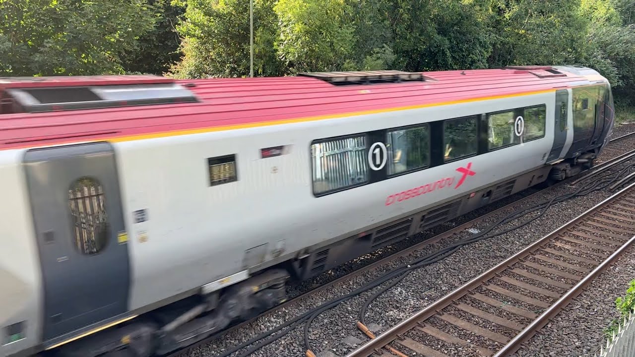 Class 221 Voyager | 221113 | Ex Avanti West Coast Livery | Cross