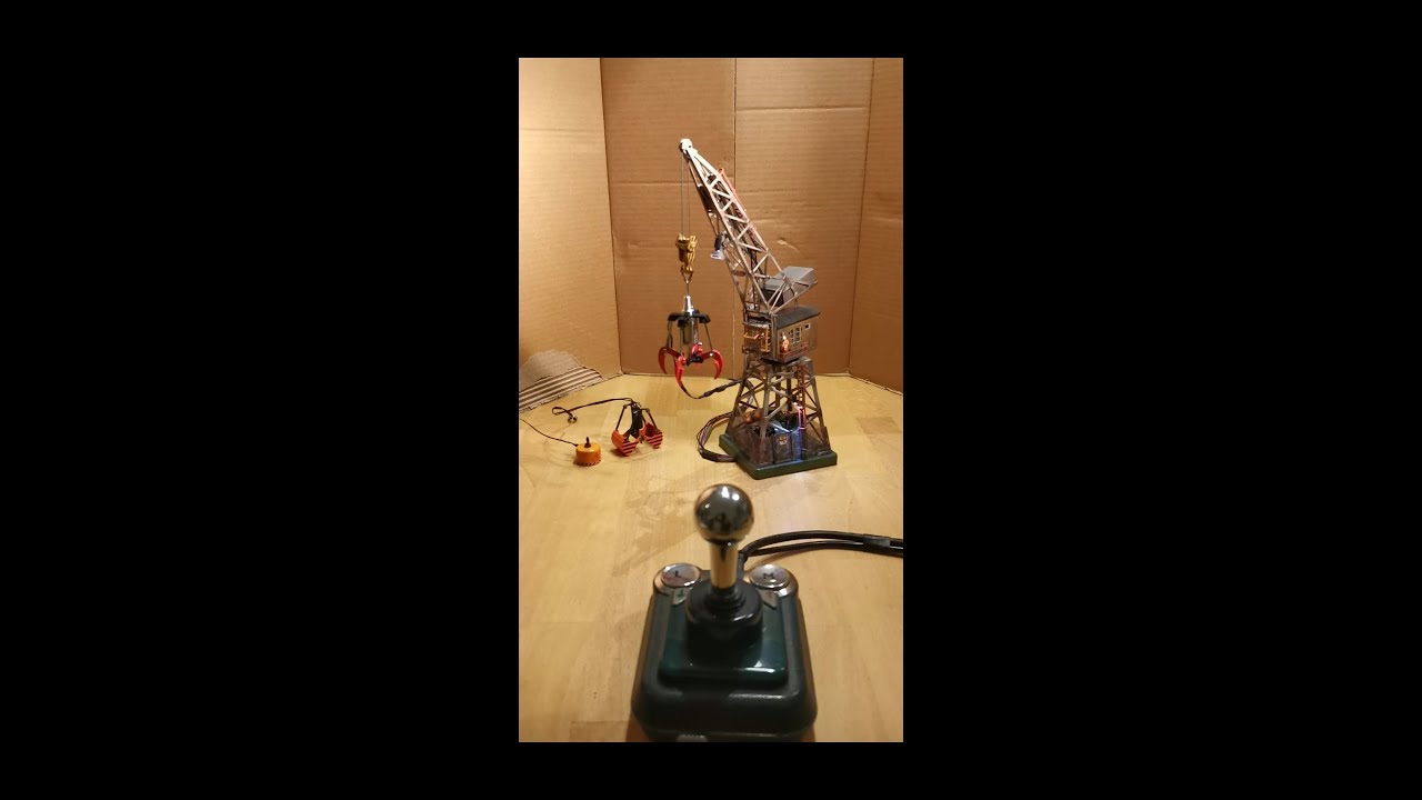 Märklin Drehkran 7051, Ausleger verstellbar, 3fach Beleuchtung, Joystick-Bedienung: Teil 2