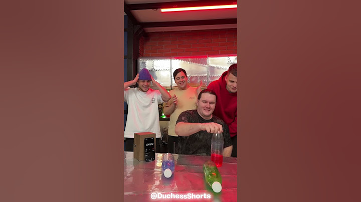 Bottle flip на время *Челлендж #дюшес #никитос #максута #русик #степа #леха #топ #shorts #челлендж