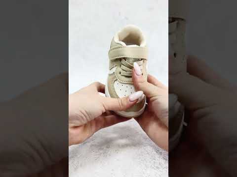 Стильні, комфортні, дитячі кросівки, кеди на липучці для хлопчика в РОЗМЕР: 22-25, видео 1