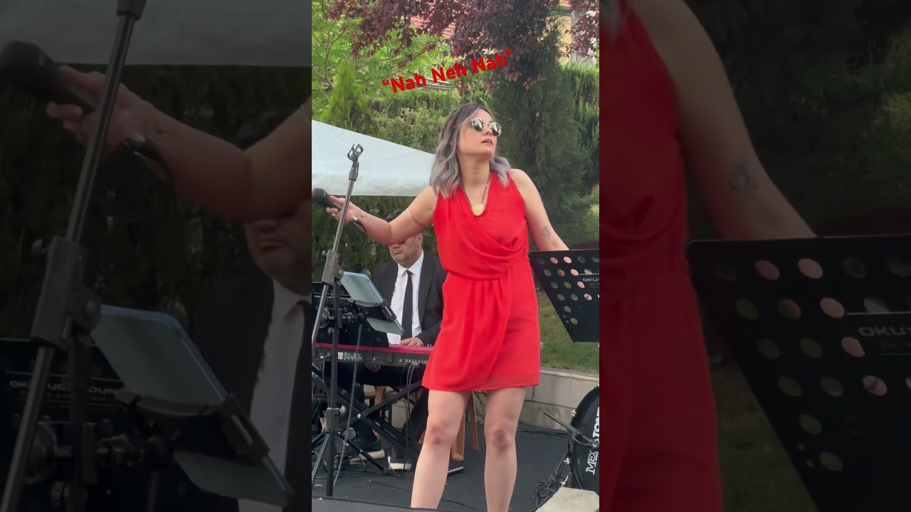 “Nah Neh Nah” canlı performans 