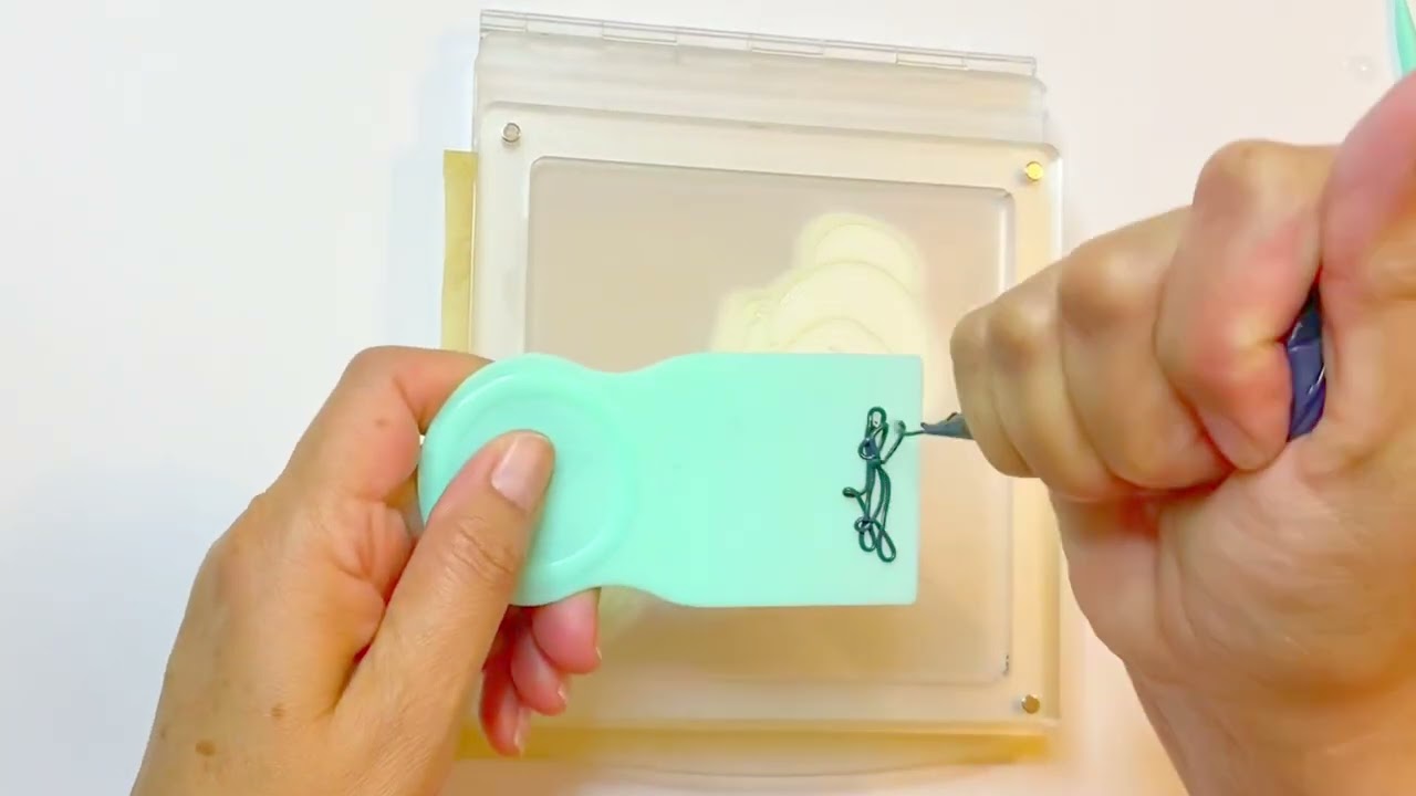 How to make PYO cookies using the sweetest tiers stencil holder 