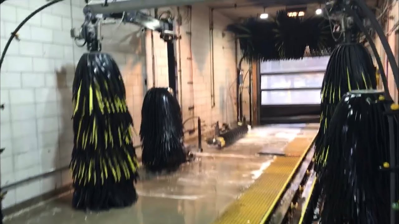 Beautiful Mini MacNeil Tunnel Car Wash W/Walkthrough - YouTube